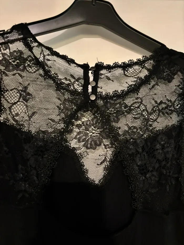 Haut noir chic dentelle La City – Taille 38 - photo numéro 5