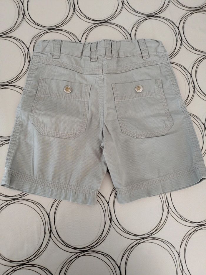 Short Petit Bateau 2 ans comme neuf - photo numéro 3