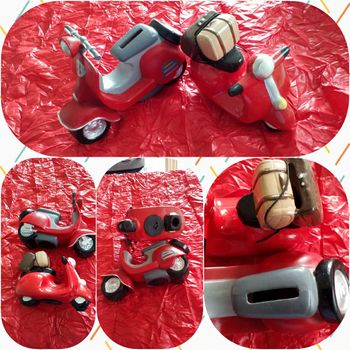 Lot de 2 tirelires  🏍  moto  très bon état