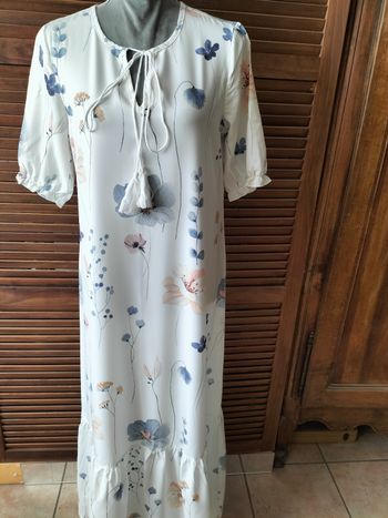 Robe  taille S Cette saison