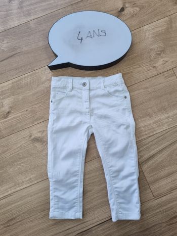 Pantalon 👧🏻 4ans