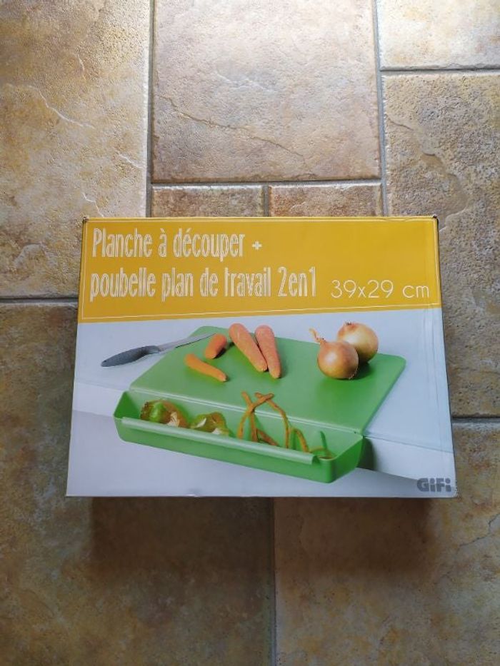 Planche à découper NEUVE