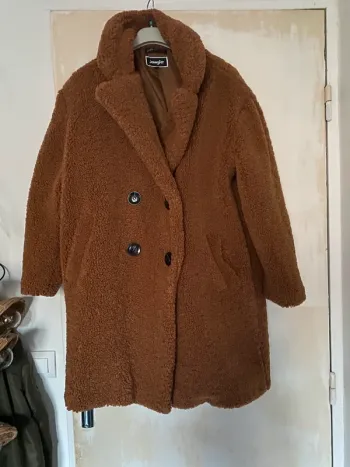 Manteau 3/4 en fausse fourrure bouclette - Taille M