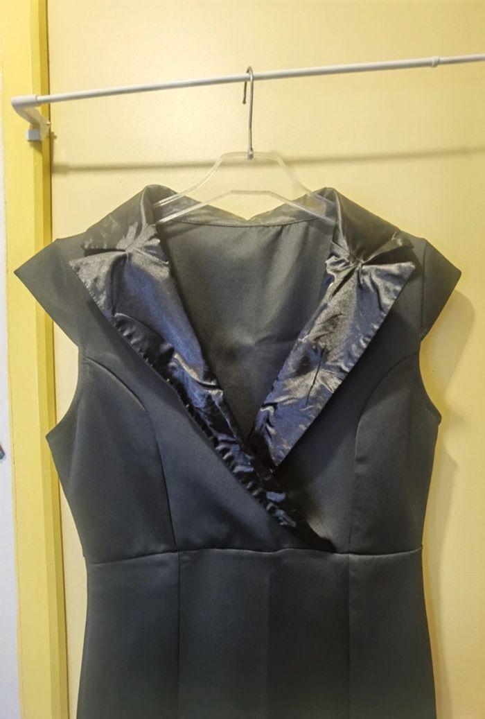 Robe noire col satiné - photo numéro 2