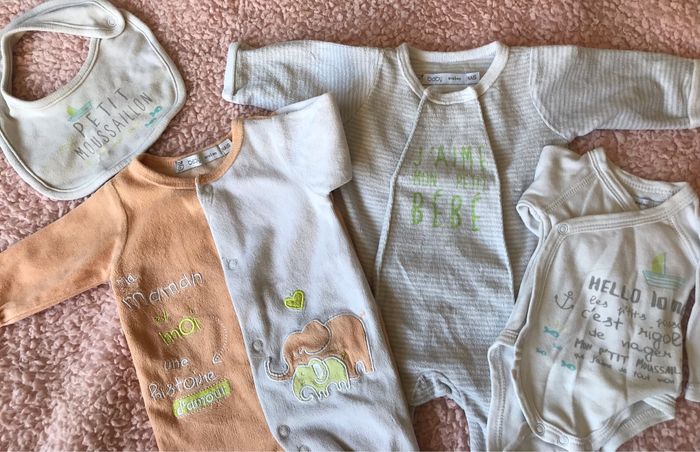 Lot pyjama body bavoir - photo numéro 2