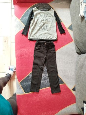 Lot d'une tenue 2 vêtements fille