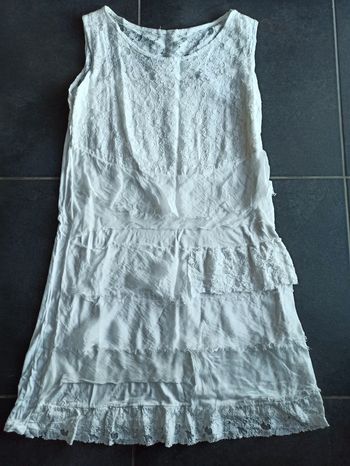Robe blanche dentelle et volants