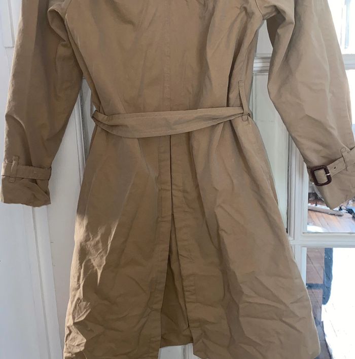 Trench burberry  14 ans (peut aussi convenir à un 34, petit 36) Valeur 900 euros - photo numéro 5