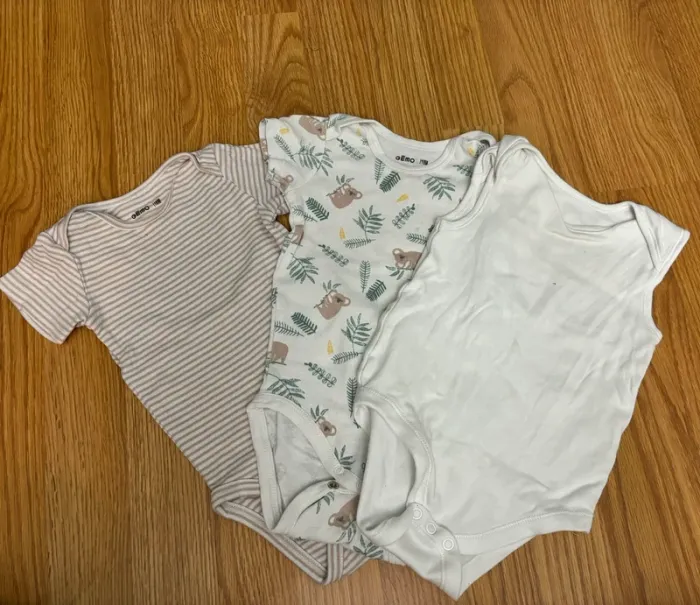 Lot de 3 bodys manches courtes
