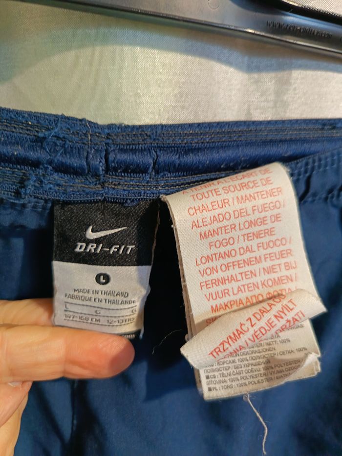 short sport de NIKE 12 ans réf 101 D19 - photo numéro 2