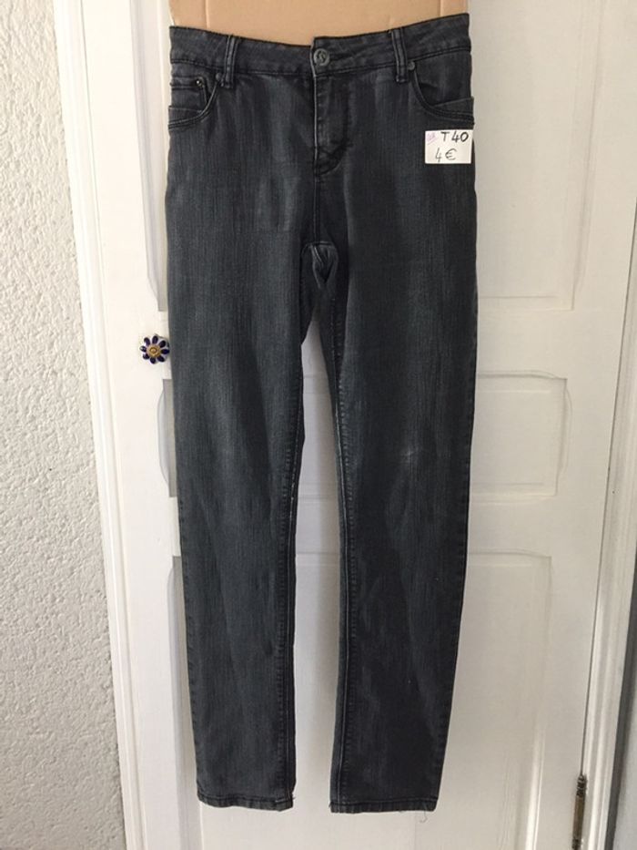 608-Jean noir délavé T 40