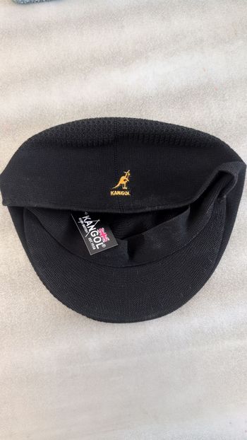 Béret kangol noir logo doré
