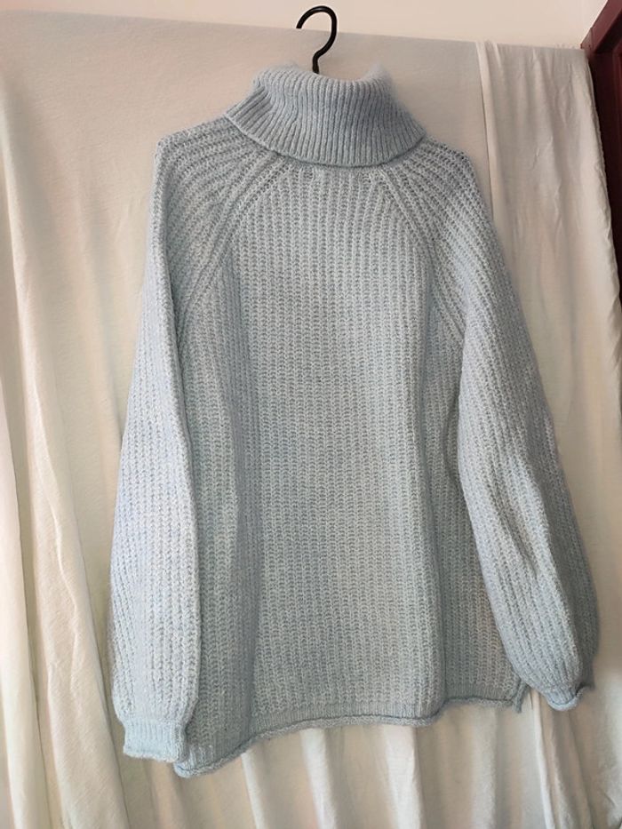 Pull col roulé bleu clair - photo numéro 2