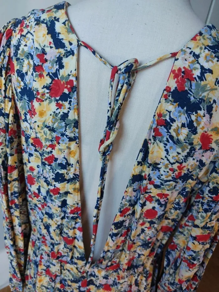 Très jolie robe fleurie dos ouvert - photo numéro 8