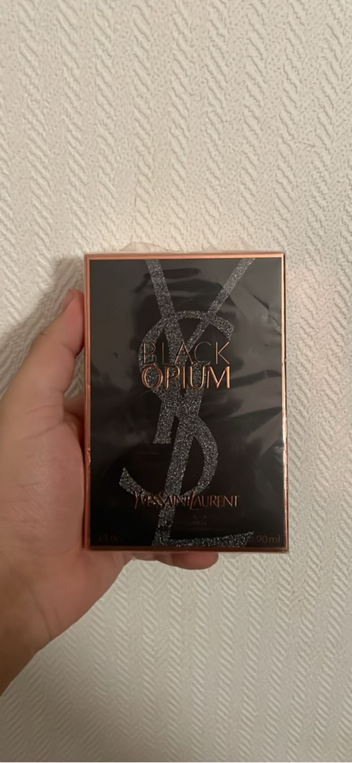 Black Opium (Yves Saint Laurent)