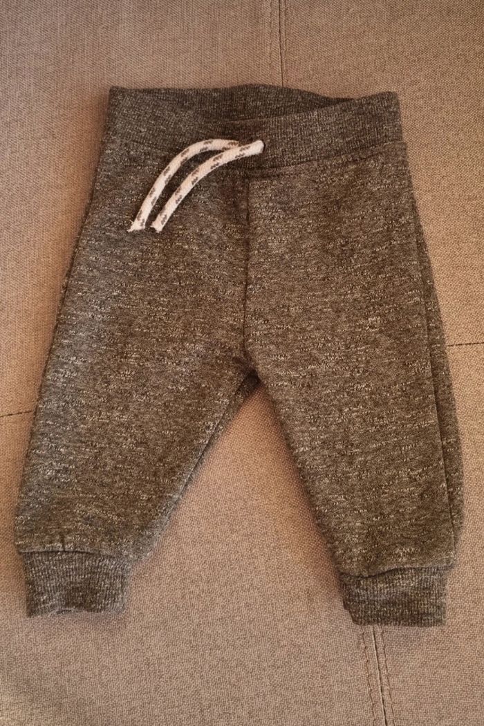 Lot de 5 pantalons pour bébé très bon état 3 mois - photo numéro 10