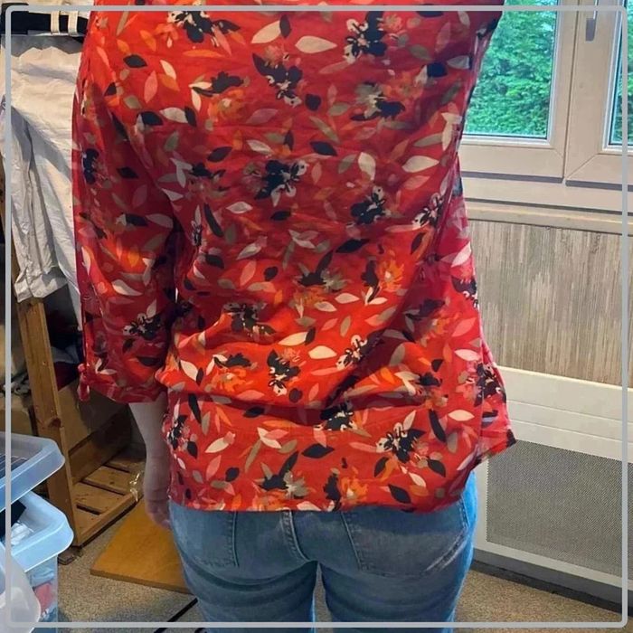 Magnifique blouse fleurie taille 42 - photo numéro 2
