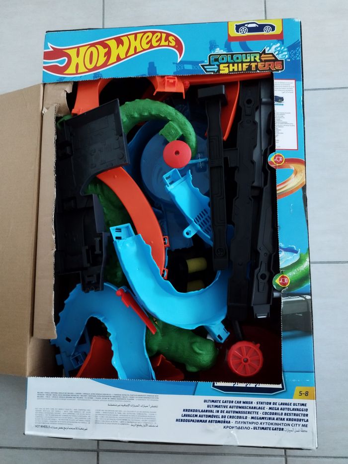 Circuit Hot Wheels Ultimate Gator Car Wash – avec 1 voiture – Excellent état - photo numéro 2