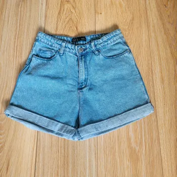 Short ikks mom fit taille 22 ou 12 ans