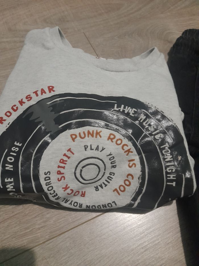 Lot vêtements garçon 8 ans - photo numéro 3