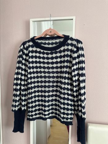Pull blanc et bleu
