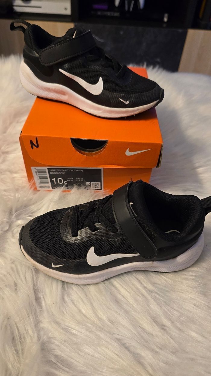🥰😍👌 superbes baskets NIKE unisex pointure 27🥰😍