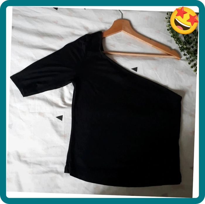 Top Bershka une manche Taille L🌿💝 - photo numéro 4