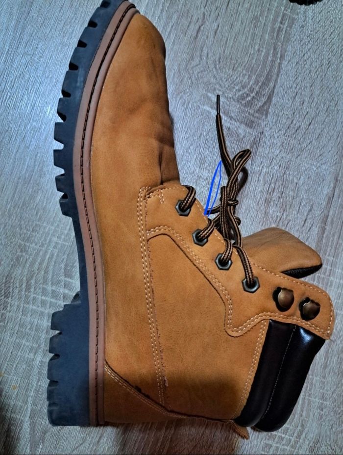 Chaussures 40 . Très bon état TEX - photo numéro 3