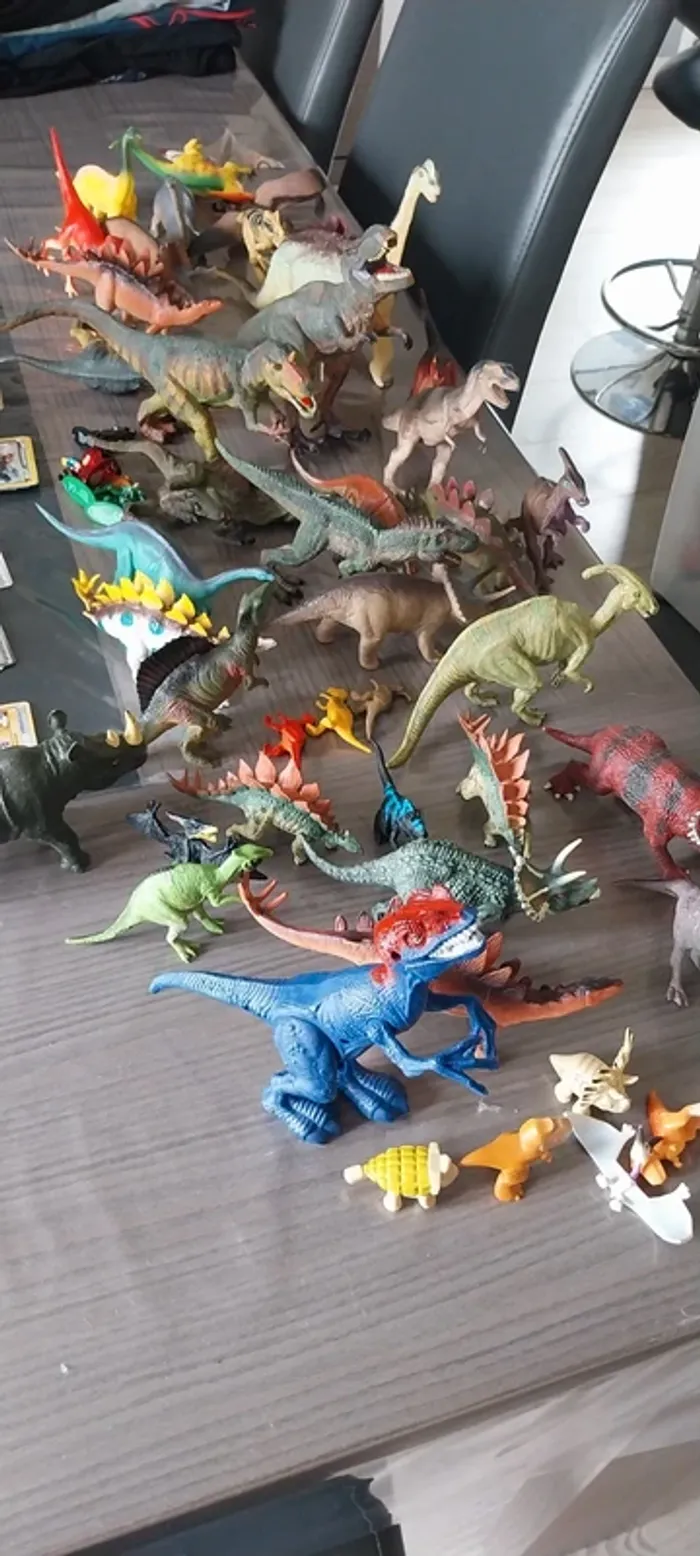 Lot de dinosaures. Une 40aine en excellent état voir neufs. - photo numéro 4