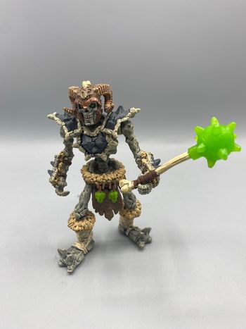 Schleich eldrador creature  squelette - 42450 (il me semble)