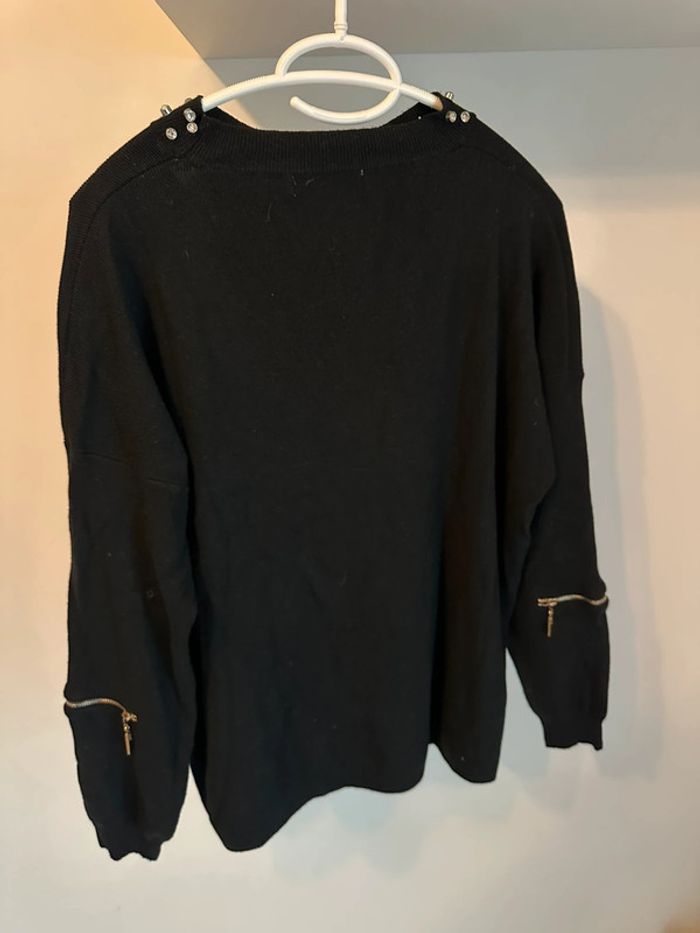Pull noir en col V pour femme taille S/M - photo numéro 6