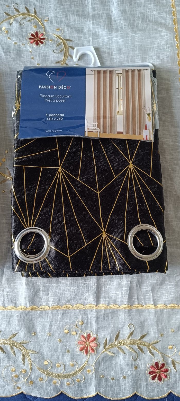 Rideaux occultants  neufs  lot de 2  prèt a poser 👍 ENVOI RAPIDE - photo numéro 2