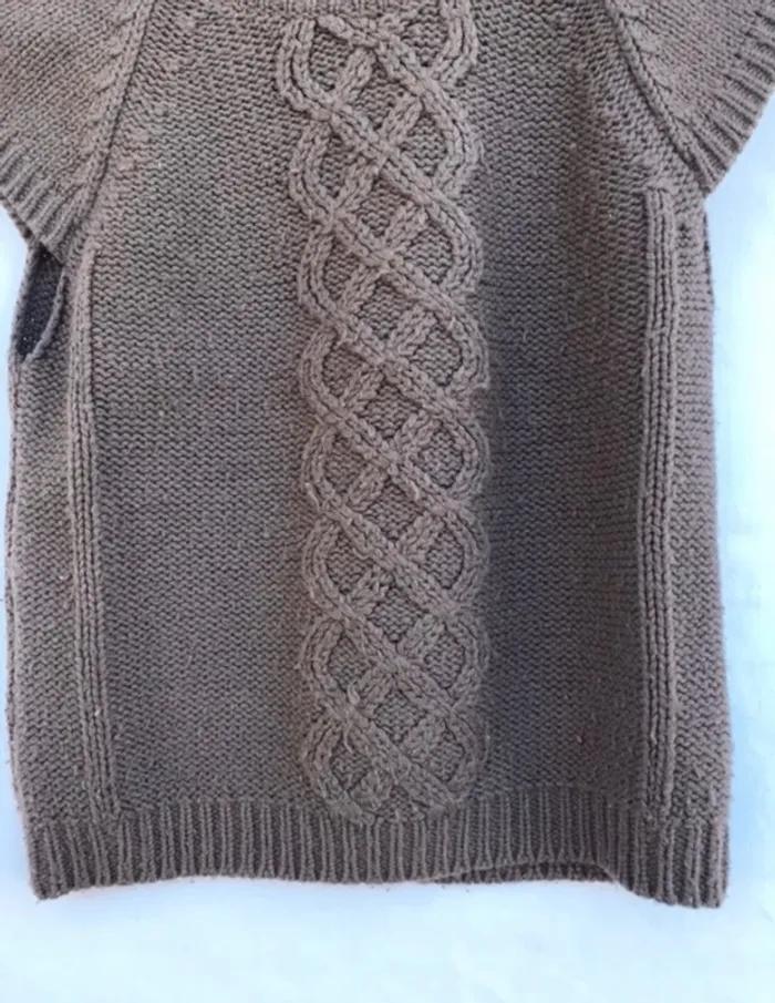 Pull sans manche 10 ans - photo numéro 3