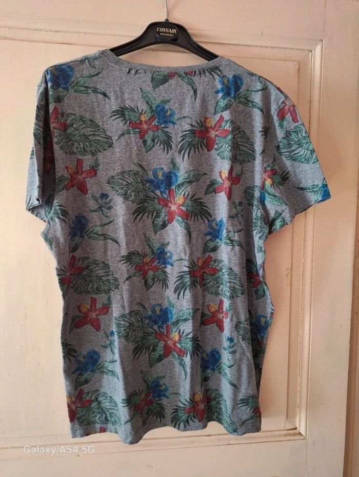 Tee shirt fleuri t.xl 🚹 - photo numéro 2