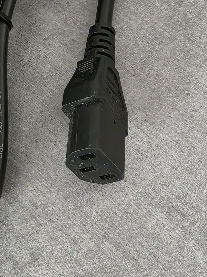 🔌 Câble d’alimentation secteur type C13 – 2 broches mâle vers IEC C13 femelle - photo numéro 4