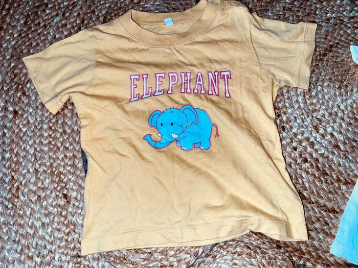 Lot tee-shirts • 18M - photo numéro 2