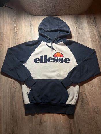 Pull ellesse taille S bleu blanc 
