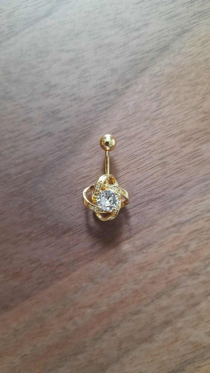 💛 Piercing nombril doré avec cristal scintillant 💛