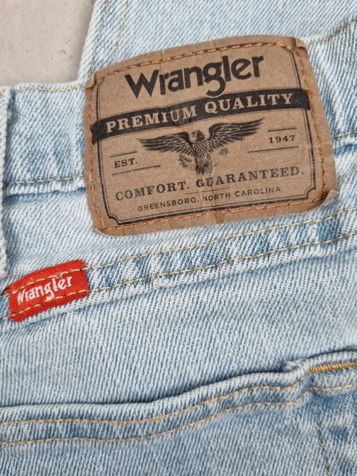 Jean Wrangler bleu clair – Taille 38x29 US / 48 FR Homme (mesures en photos) - photo numéro 7