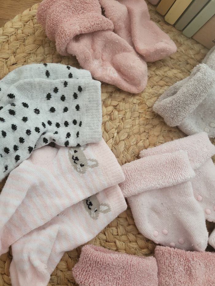 🌸Lot de 8 paires de chaussettes de plusieurs marques taille 17 / 18 - photo numéro 2