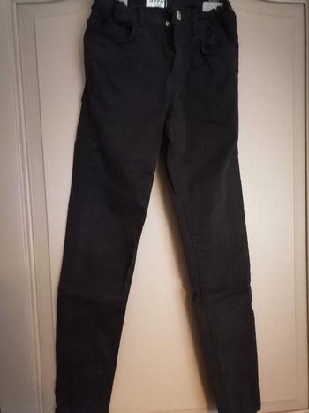 Pantalon noir skinny 10 ans neuf