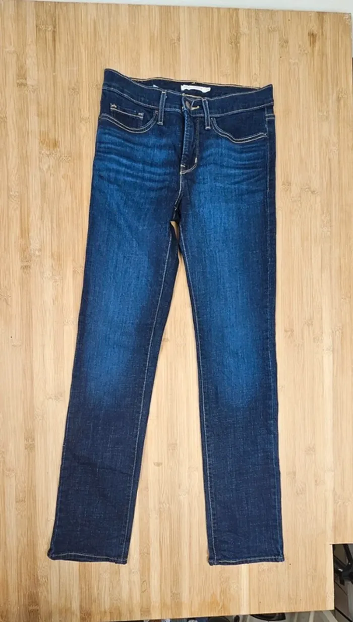 Jeans Levi's 314 shaping straight T:36 W28 L32 - photo numéro 3
