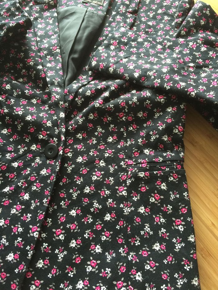 blazer noir avec fleurs taille 36 - photo numéro 3