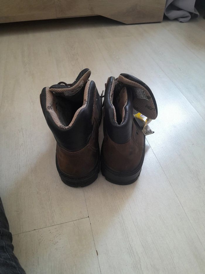 Chaussures de chantier Cofra Gorotex taille 48 - photo numéro 2
