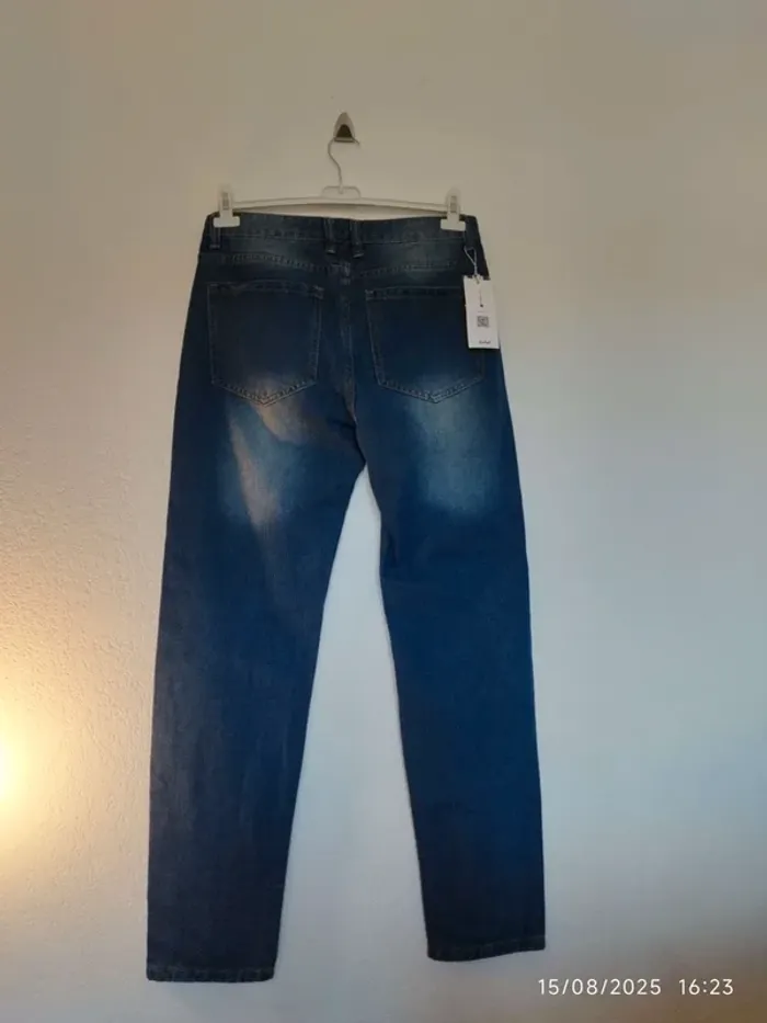 jean NEUF taille 30 équivalant à du L - photo numéro 2