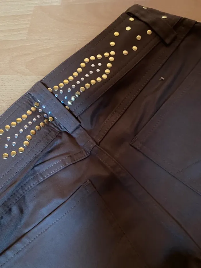 Pantalon ceinture cloutée - photo numéro 4