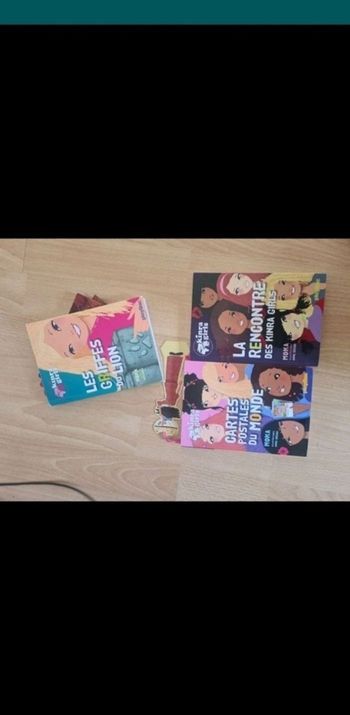 Lot de 3 livres kinra girls☆