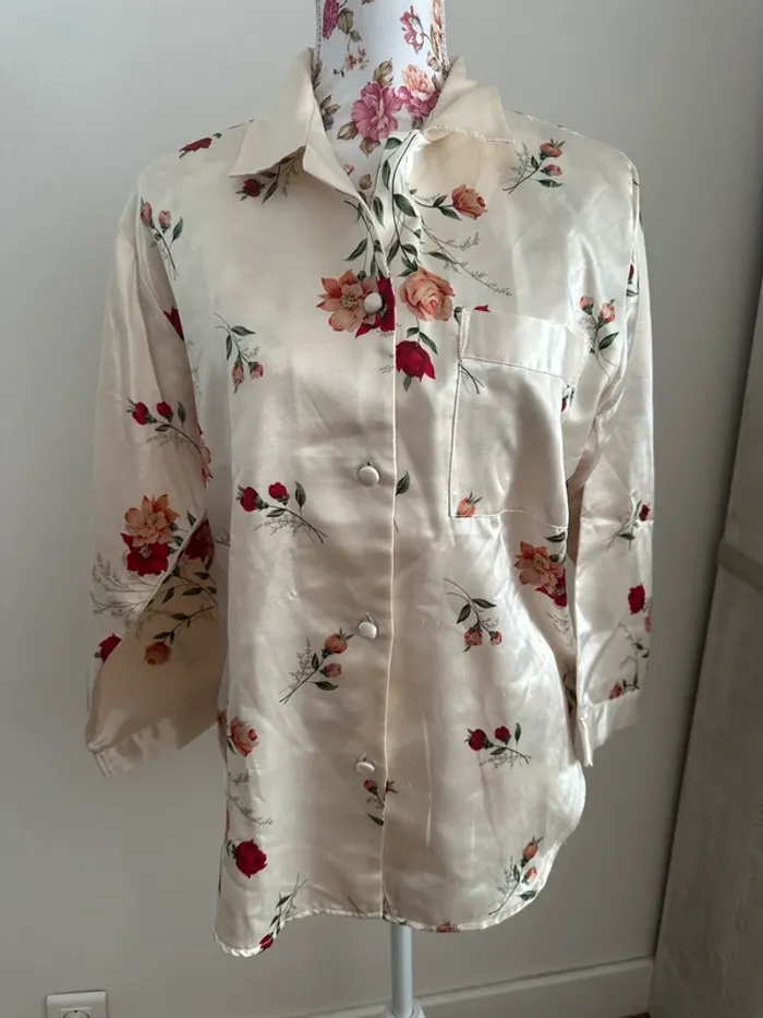 Chemise satinée beige crème