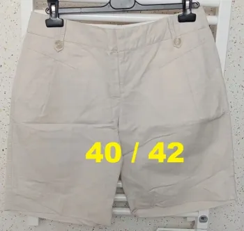 Bermuda / Short beige / crème 58 % Lin 42 % Coton Mexx Taille 40 / 42 (FR)