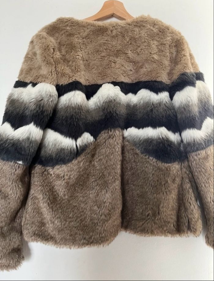 Manteau fausse fourrure - photo numéro 3